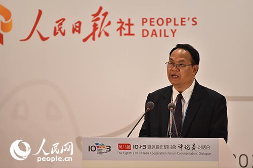 老撾《萬象時報》總編輯通羅·端沙萬致辭
