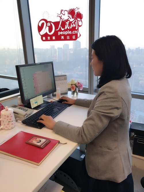 配圖小編中的年齡擔當整體統籌布置微博所有內容