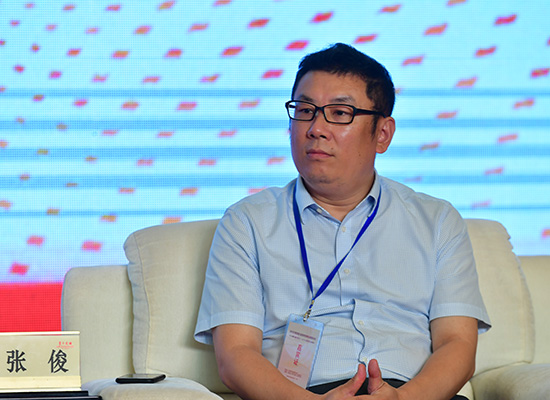 澎湃新闻总编助理、第六声总编辑 张俊。摄影/人民网 于凯