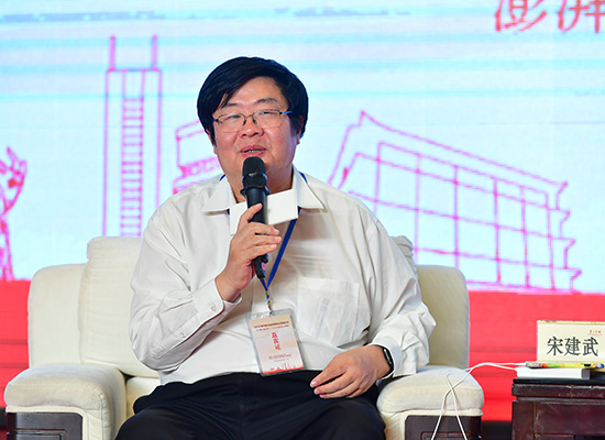 主持嘉宾：中国人民大学新闻学院教授、博导 宋建武。摄影/人民网 于凯