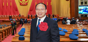 对话新闻界"抗疫先进个人"        在表彰大会上，有54位新闻工作者被授予了“全国抗击新冠肺炎疫情先进个人”称号。